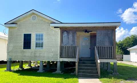 Pershing, GOLDEN MEADOW, LA 70357