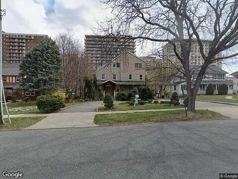 Summit, HACKENSACK, NJ 07601
