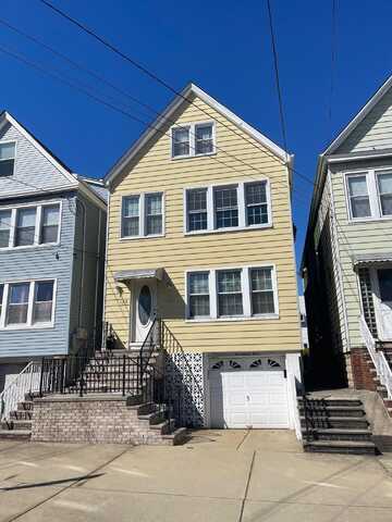 193 AVENUE C, Bayonne, NJ 07002