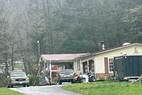 Looneys Creek, GRUNDY, VA 24614