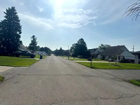 Allerton, MILWAUKEE, WI 53220
