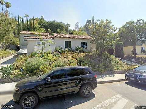 Dona Lola, STUDIO CITY, CA 91604