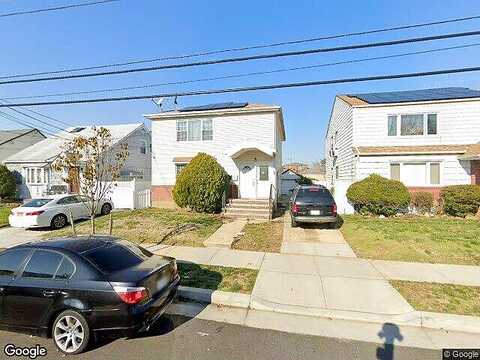 140 -20 255Th St, Rosedale, NY 11422