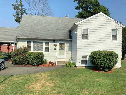 Ackerson, BAY SHORE, NY 11706