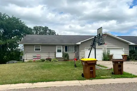 Poeden Pl, Mondovi, WI 54755
