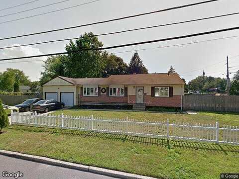 Manatuck, BAY SHORE, NY 11706