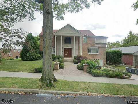 Troon, JAMAICA, NY 11432
