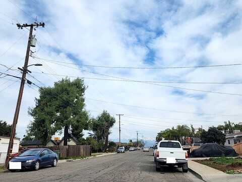 Mountain View, DINUBA, CA 93618