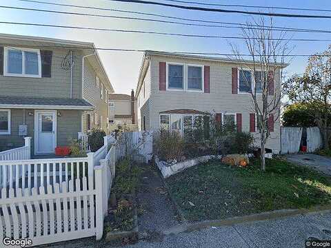 Redfield, ISLAND PARK, NY 11558