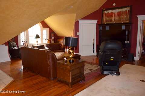 Cherokee, LOUISVILLE, KY 40204