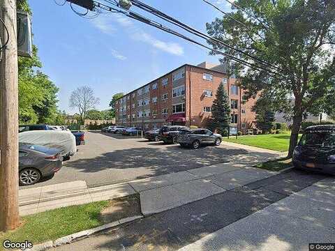 Smith Street 3C, Freeport, NY 11520