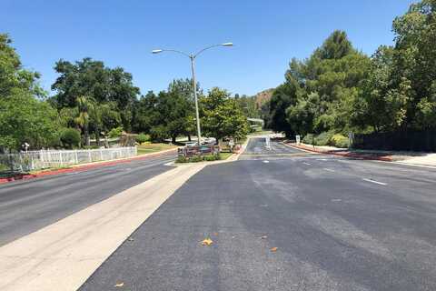 Avenue Of The Oaks, NEWHALL, CA 91321