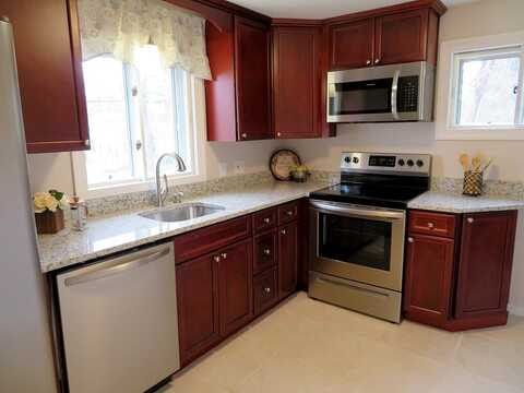 Middlebrook, SPRINGFIELD, MA 01129