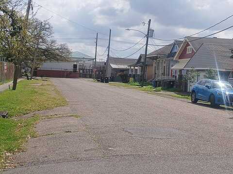 De Armas, NEW ORLEANS, LA 70114