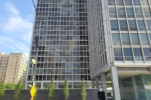 Diversey, CHICAGO, IL 60657
