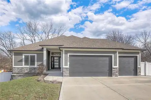 S Woodland Ct, INDEPENDENCE, MO 64052