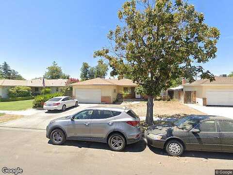 8Th, FRESNO, CA 93726