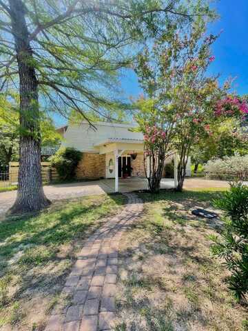604 Flag Creek Drive, Llano, TX 78643