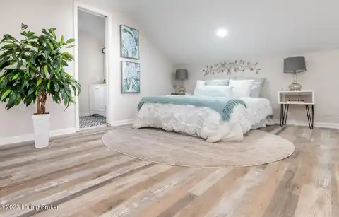 Larkwood, LOUISVILLE, KY 40212