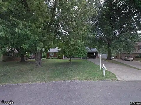 Jennifer, PEORIA, IL 61607