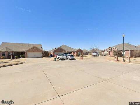 Hillcrest Court, MUSTANG, OK 73064