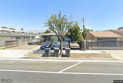 Warner, SANTA ANA, CA 92707