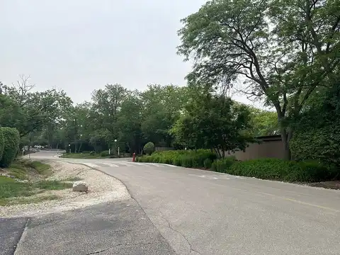 Oakwood, LISLE, IL 60532