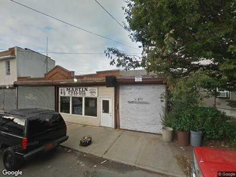 69Th, MIDDLE VILLAGE, NY 11379