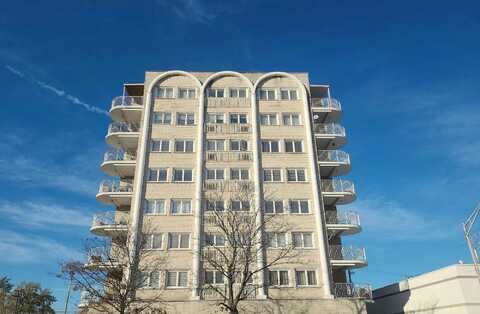 W North Ave, ELMWOOD PARK, IL 60707