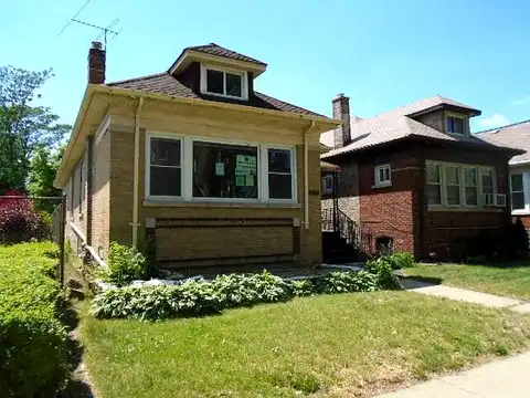 Paxton, CHICAGO, IL 60649