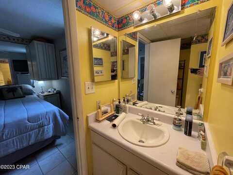 S Thomas Dr, Panama City, FL 32408
