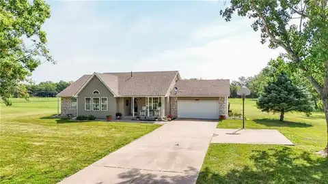 4363 Vermont Terrace, Wellsville, KS 66092