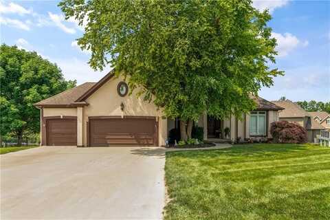 10013 NW Crooked Road, Parkville, MO 64152