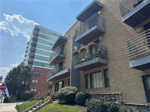 4540 Broadway Boulevard, Kansas City, MO 64111