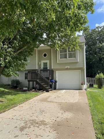 2002 S Southridge Dr, Coralville, IA 52241