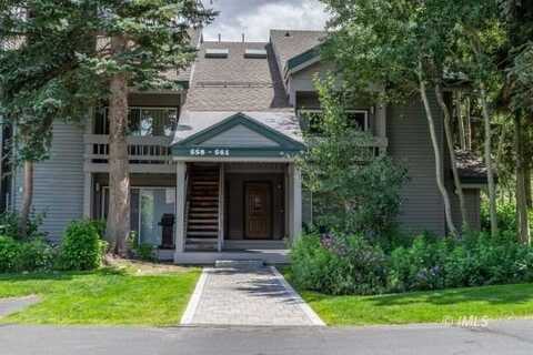 559 Club Drive, Mammoth Lakes, CA 93545