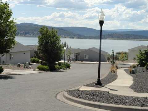 4641 Stewart Ct, Klamath Falls, OR 97601