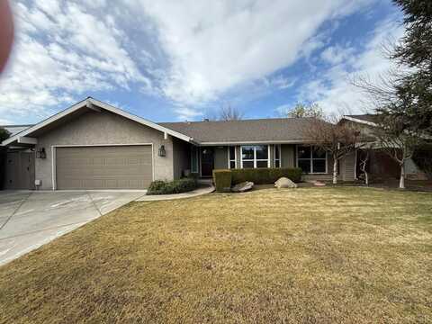 60 Phillip Avenue, Clovis, CA 93612