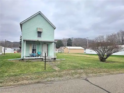 Lawn, COSHOCTON, OH 43812