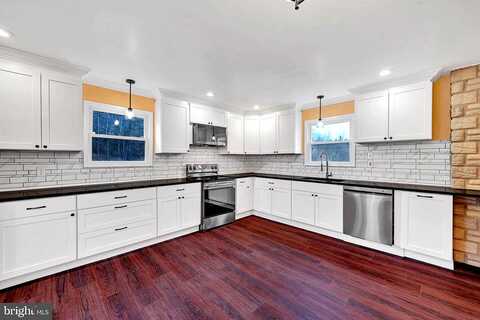 Chee, BARNESVILLE, PA 18214