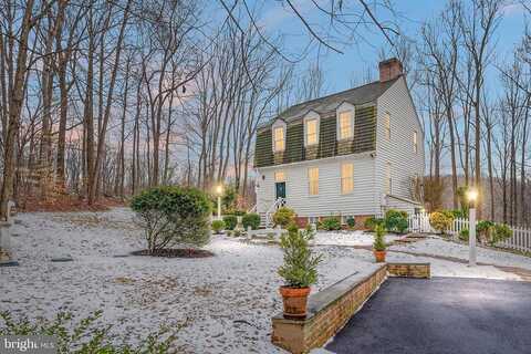 Barbara, ALBURTIS, PA 18011