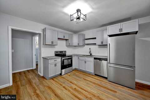Nice, FRACKVILLE, PA 17931