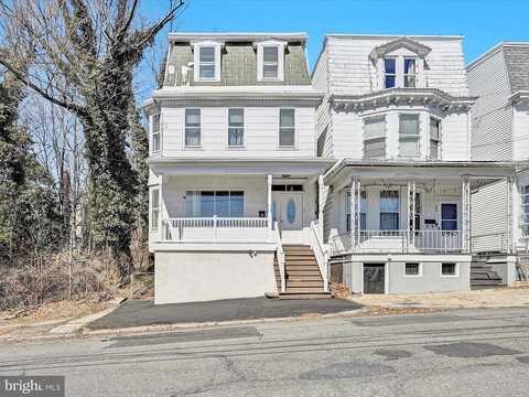 1St, PORT CARBON, PA 17965