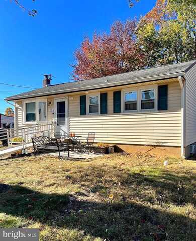 Oakley, BENSALEM, PA 19020