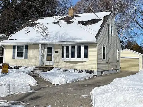 35Th, TWO RIVERS, WI 54241