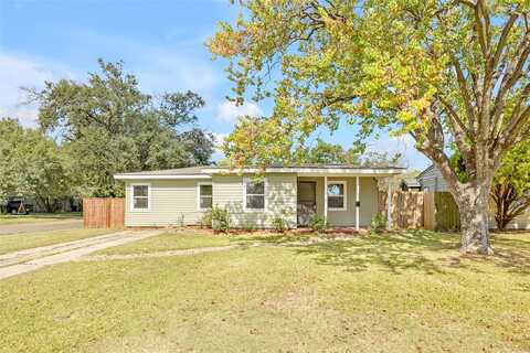 1St, TEXAS CITY, TX 77590