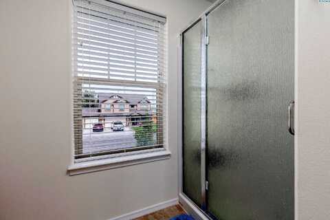 Commons, PASCO, WA 99301