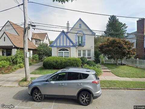 Owen, WYNNEWOOD, PA 19096