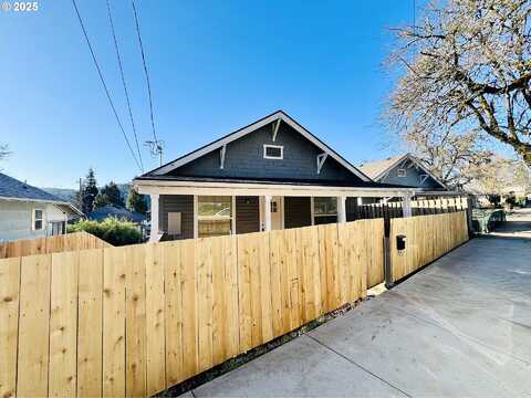 Main, ROSEBURG, OR 97470