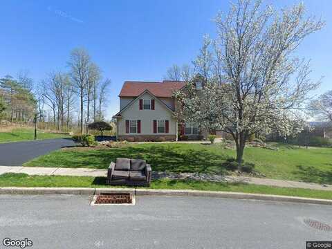 Stephanie, BIRDSBORO, PA 19508
